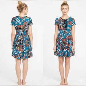 New Express Floral Mini Retro Style Fit & Flare Flutter Short Sleeves